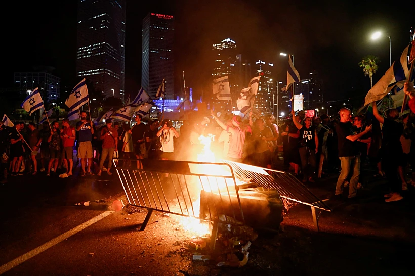 הפגנה נגד המהפכה המשפטית בתל אביב