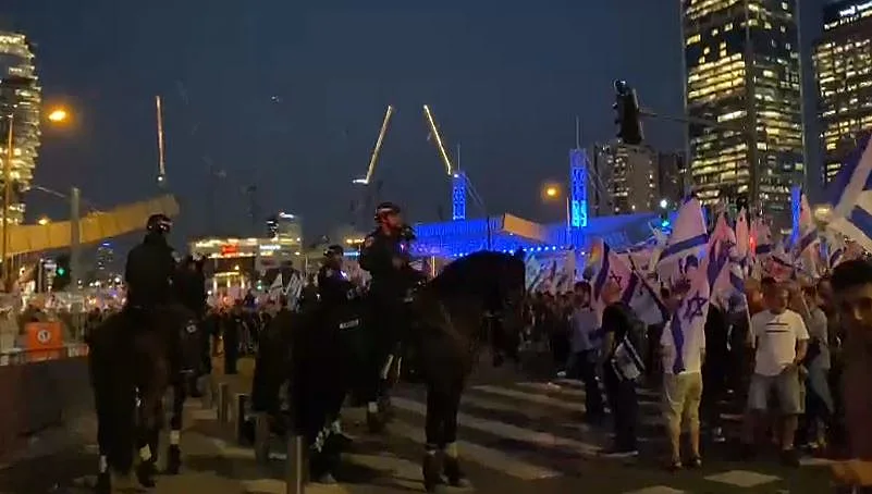 פרשים בתל אביב