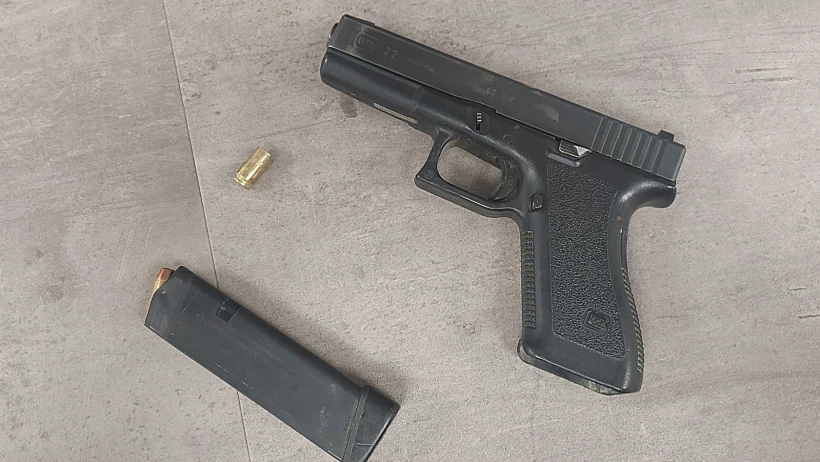 נשקו של הקב''ט בחצרים