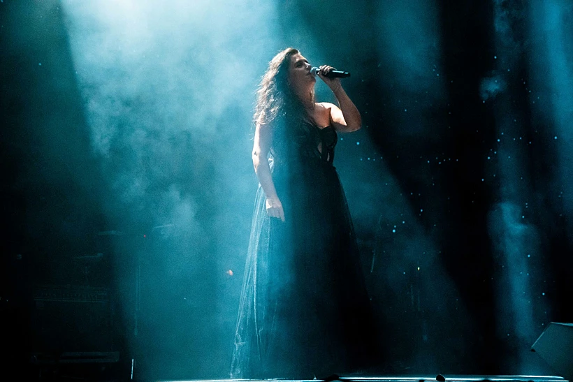 מירי מסיקה, קיסריה