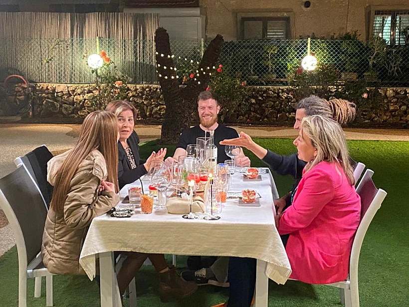 בואו לאכול איתי