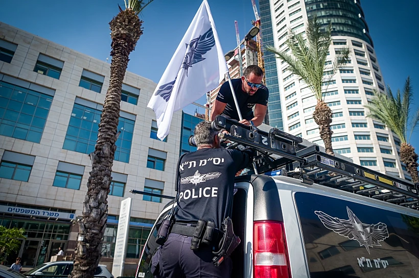 שוטרי יס''מ תל אביב במפגן תמיכה לחבריהם שנחקרים במח''ש