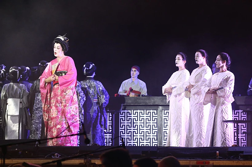 מאדאם באטרפליי, אופרה בפארק