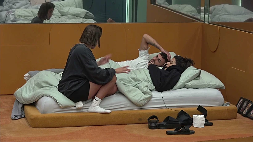 האח הגדול עונה 5, ספיר, שניר ושי