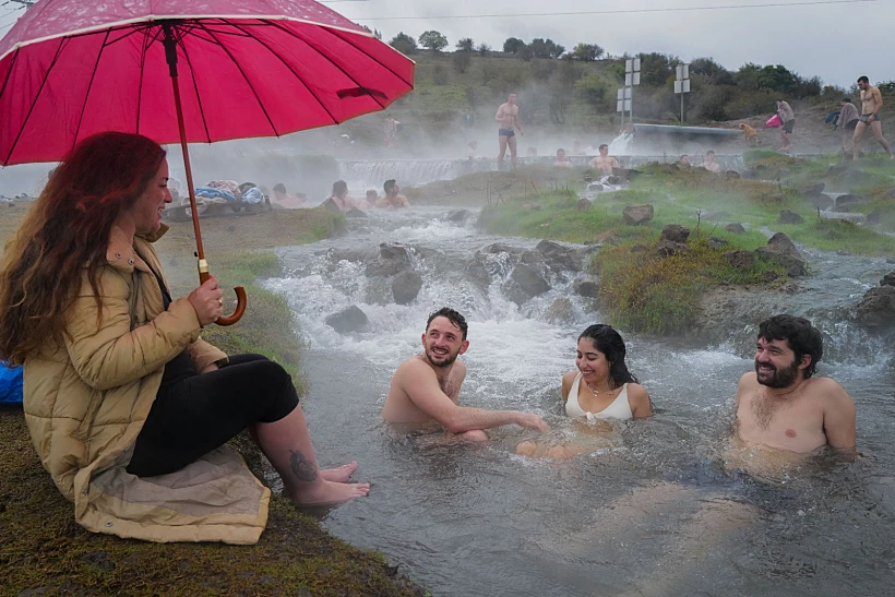מבלים במעיין ברמת הגולן מעיינות