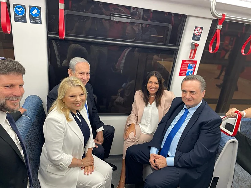 ראש הממשלה נתניהו ורעייתו, שר האוצר סמוטריץ', שר האנגריה כ''ץ ושרת התחבורה רגב