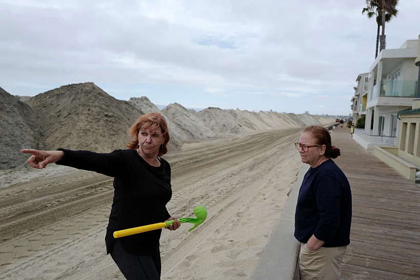 מתכוננים לסופה בלונג ביץ', קליפורניה