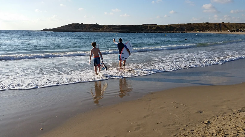 מלון חוף נחשולים