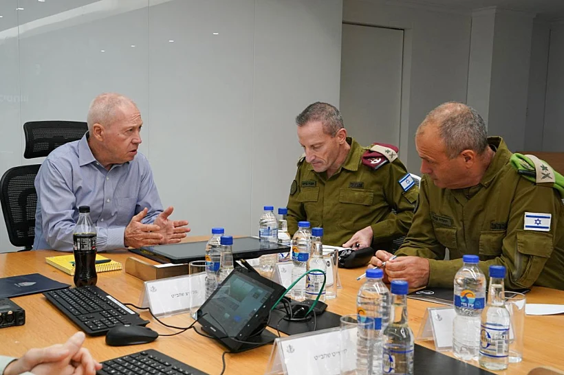 שר הביטחון יואב גלנט בהערכת מצב בפיקוד המרכז