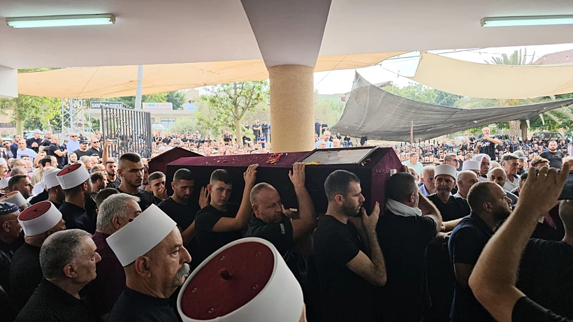 אלפים בהלוויות שלושת מקורבנות הטבח באבו סנאן