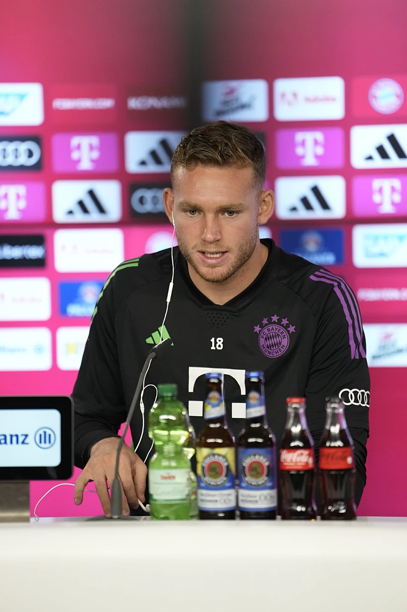 דניאל פרץ במסיבת העיתונאים