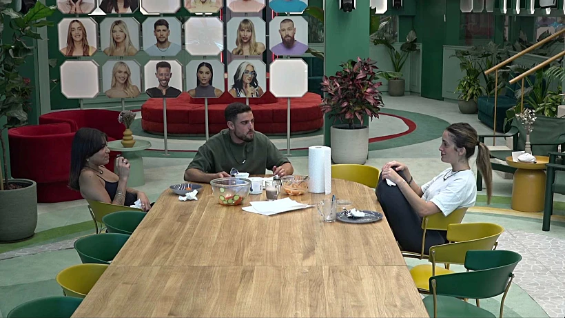 יובל מעתוק, שניר בורגיל ושי עופרי