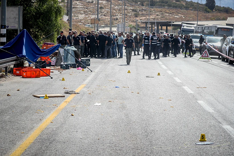 זירת פיגוע הדריסה במחסום מכבים