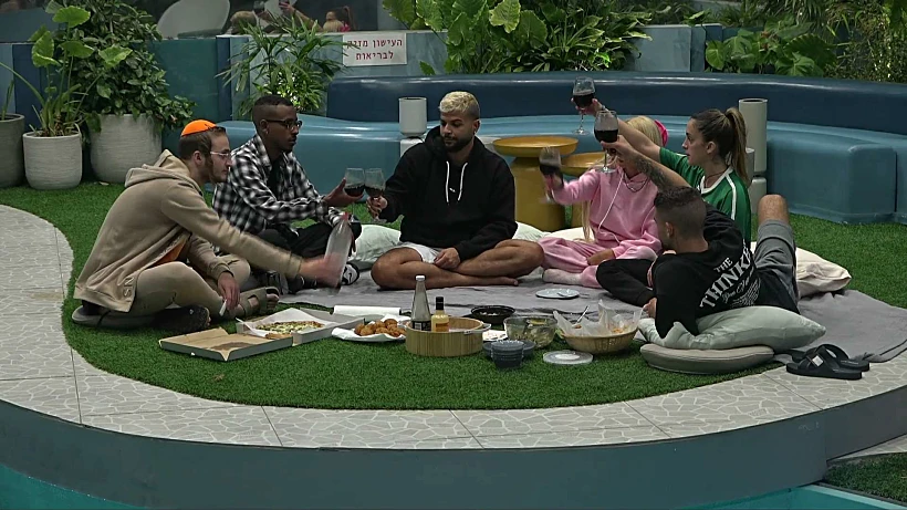 הדיירים בפיקניק