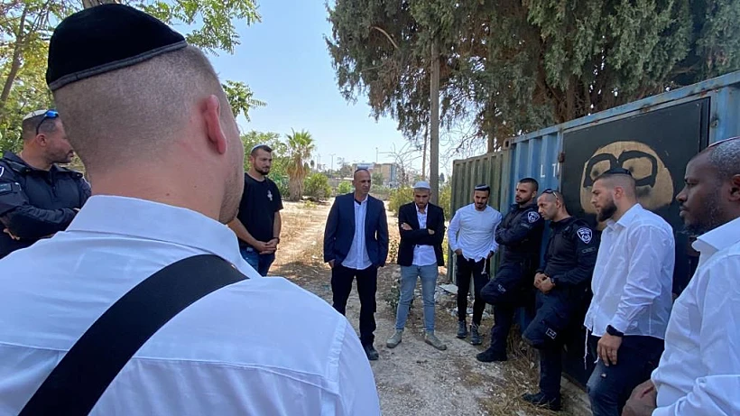 תדריך משטרתי לפני הפעולה בעיסאוויה