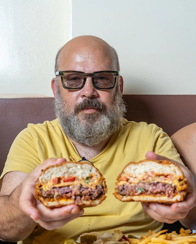 יונתן רושפלד, אגאדיר, המבורגר