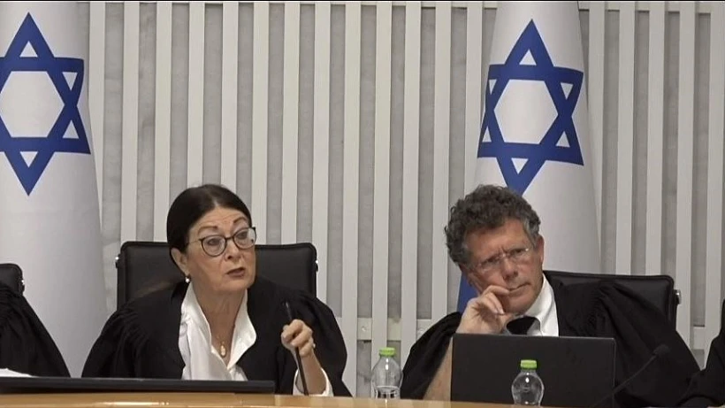 נשיאת העליון אסתר חיות והשופט יצחק עמית הבוקר בתחילת הדיון