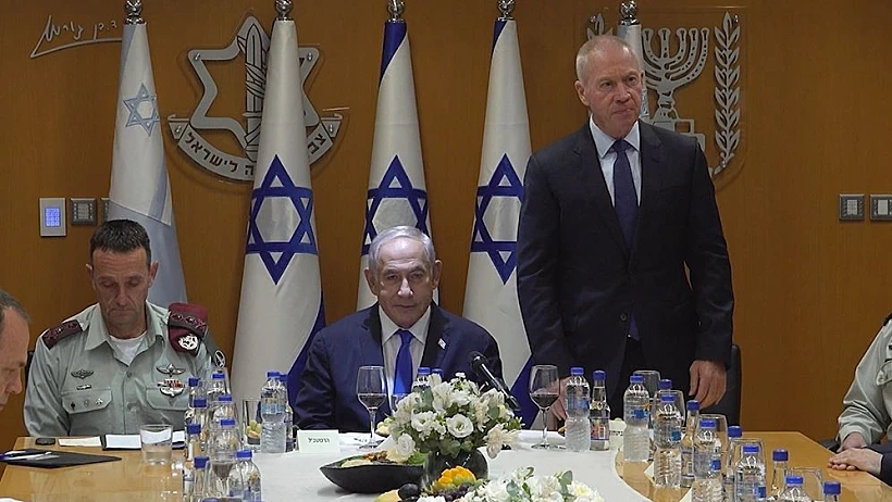 רה''מ נתניהו, השר גלנט והרמטכ''ל הלוי בהרמת הכוסית