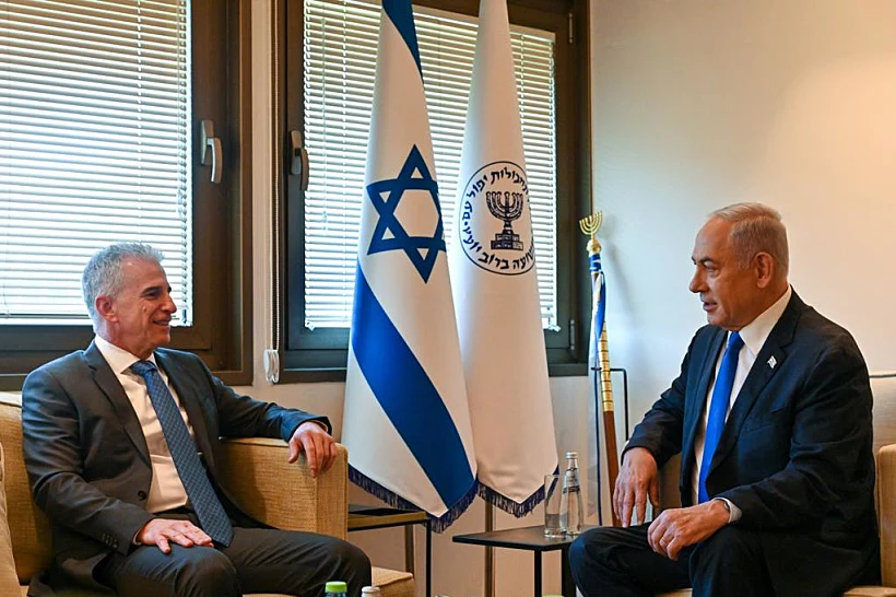 רה''מ בנימין נתניהו לצד ראש המוסד דוד ברנע