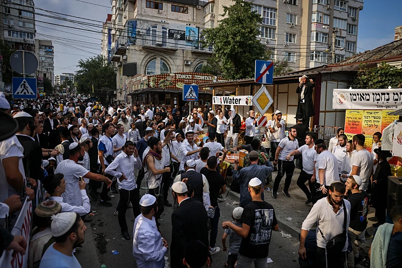 חסידים באומן (ארכיון)