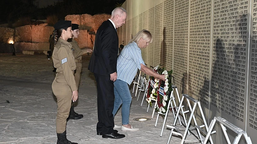 שר הביטחון גלנט בטקס