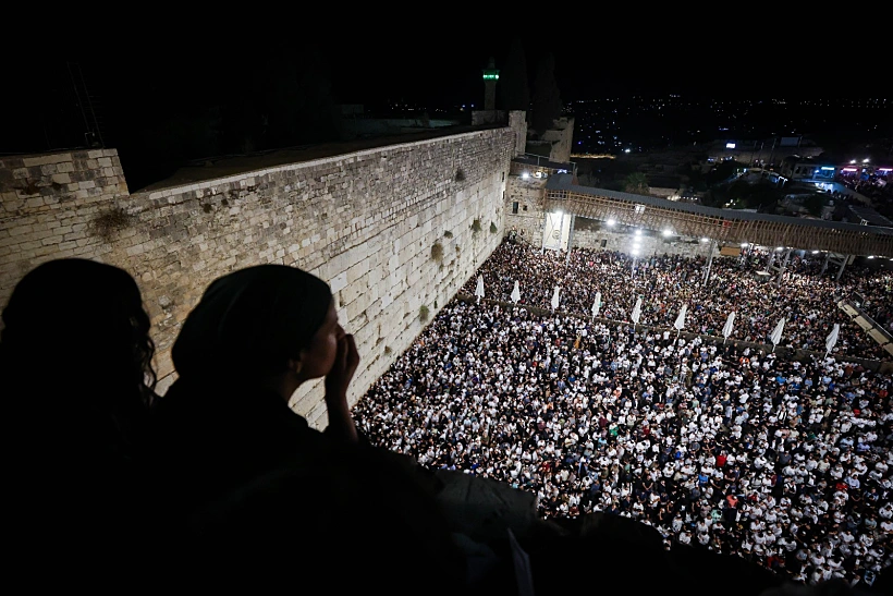 רבבות באירוע הסליחות בכותל