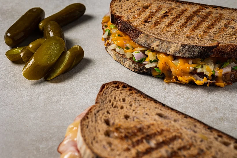 טוסט 4 הבצלים, ווי לייק יו טו