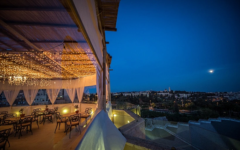 סוכה מעוצבת במלון ענבל