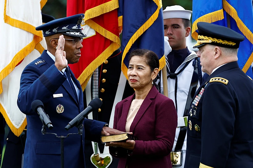 הגנרל צ'ארלס בראון מושבע לתפקיד יו"ר המטות המשולבים