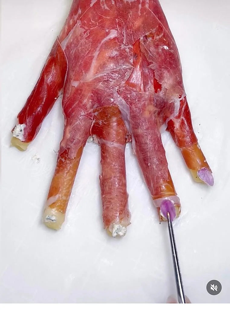 יד לליל כל הקדושים