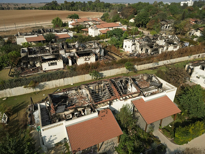 ההרס והחורבן אחרי הטבח בקיבוץ בארי