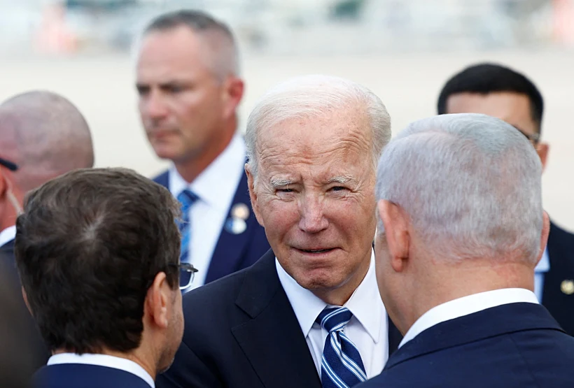 נשיא ארה"ב ג'ו ביידן עם נחיתתו ארצה