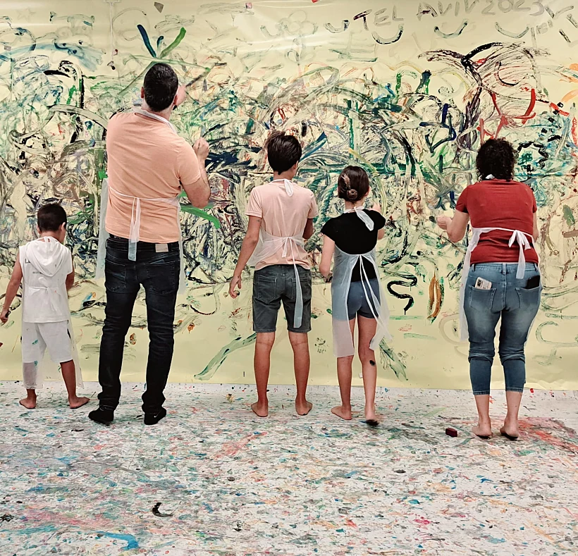 אברהם הוסטל