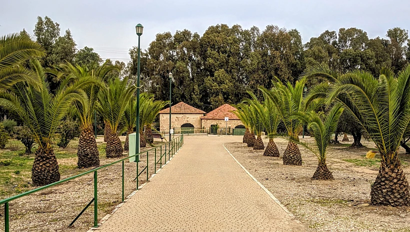 שביל הכניסה לחוות חפציבה