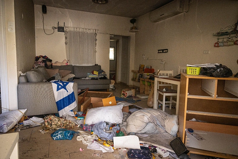 ההרס והחורבן אחרי הטבח בקיבוץ ניר עוז