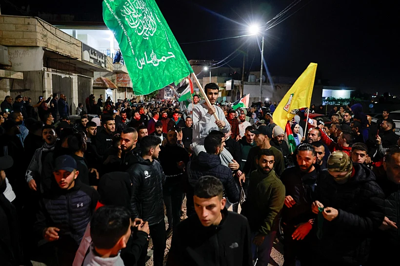 מחבלים ששוחררו במסגרת העסקה חוגגים ברמאללה