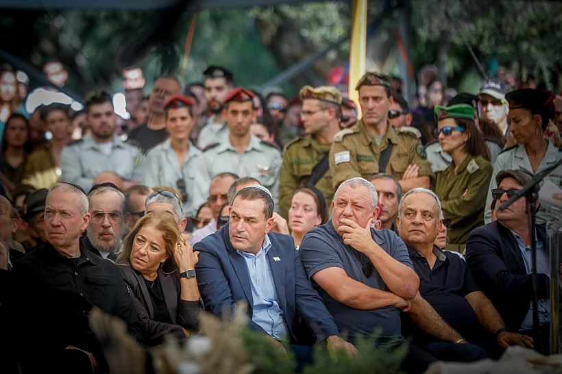השר איזנקוט בהלוויה של אל״מ אסף חממי