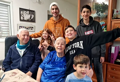 חנה קציר ומשפחתה