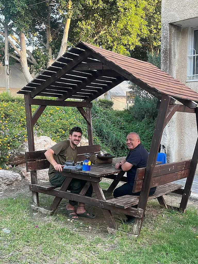 התמונה האחרונה של השר גדי איזנקוט עם בנו גל