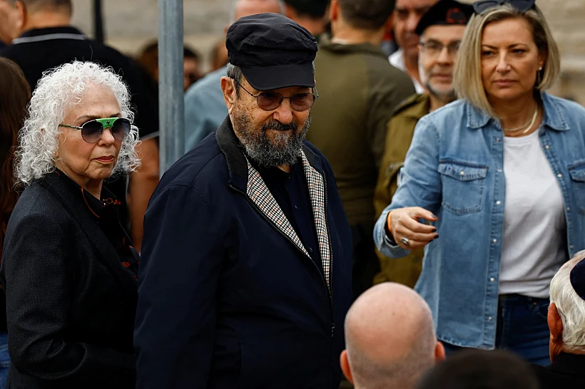 רה״מ לשעבר אהוד ברק בהלווייתו של גל איזנקוט