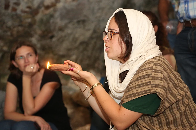 נר שמן עתיק בנאות קדומים