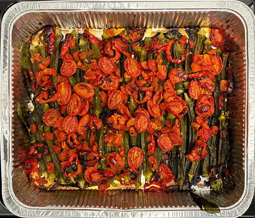 תבשיל במיה, תרד ועגבניות