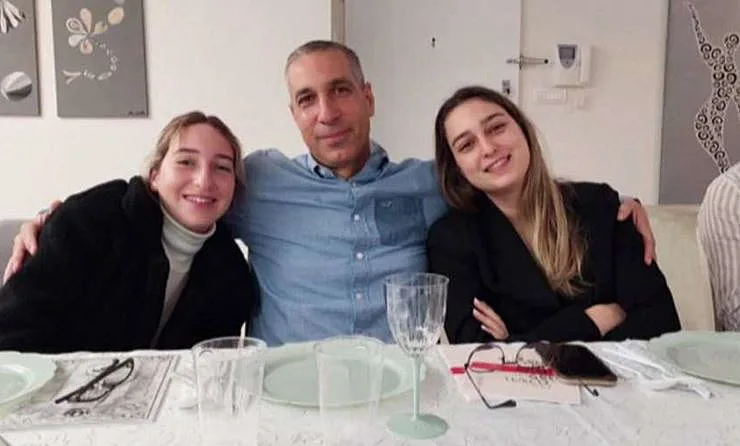 רון בנימין ומשפחתו