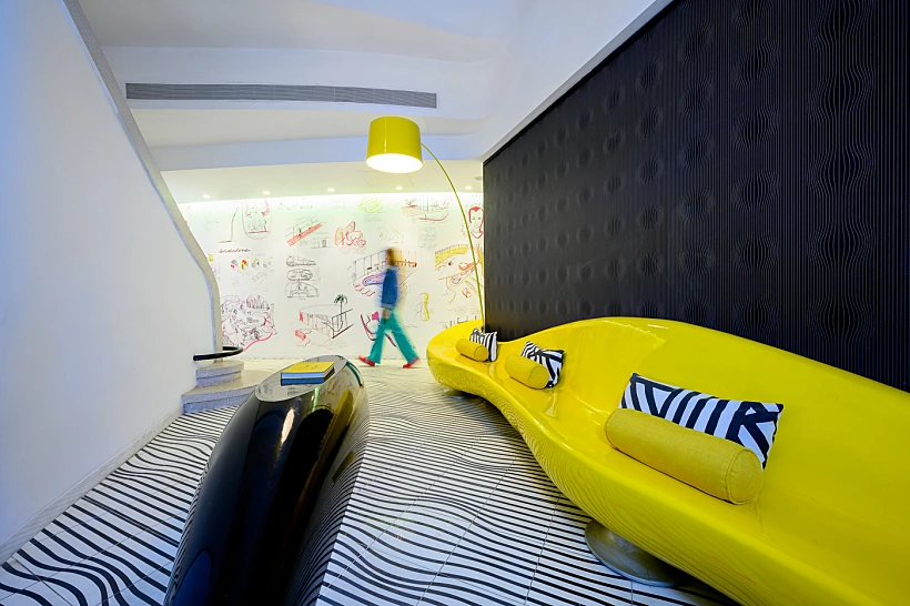 לובי מלון פולי האוס