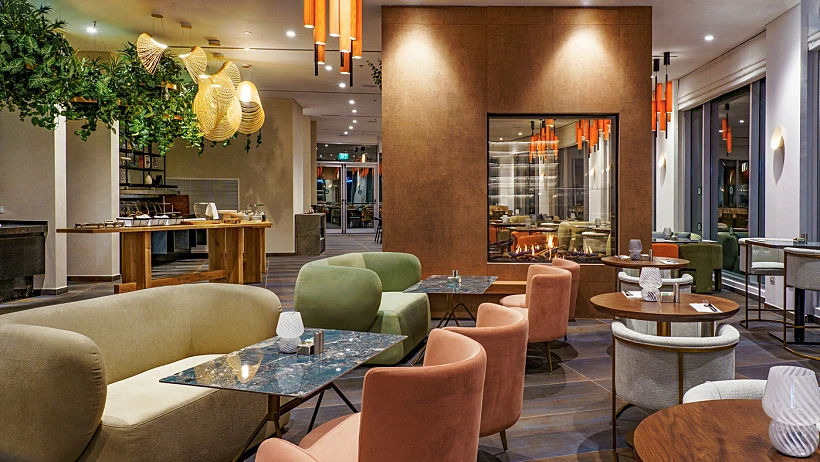 לובי מלון אלמונד