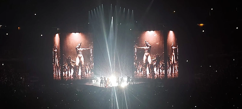 דוג'ה קאט בשיקגו