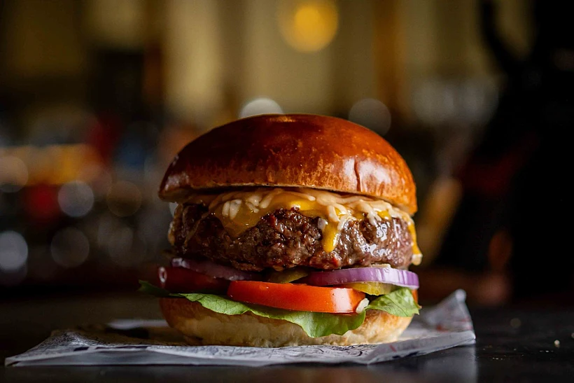 המבורגר, כביש 90