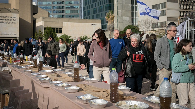 מיצג בכיכר החטופים