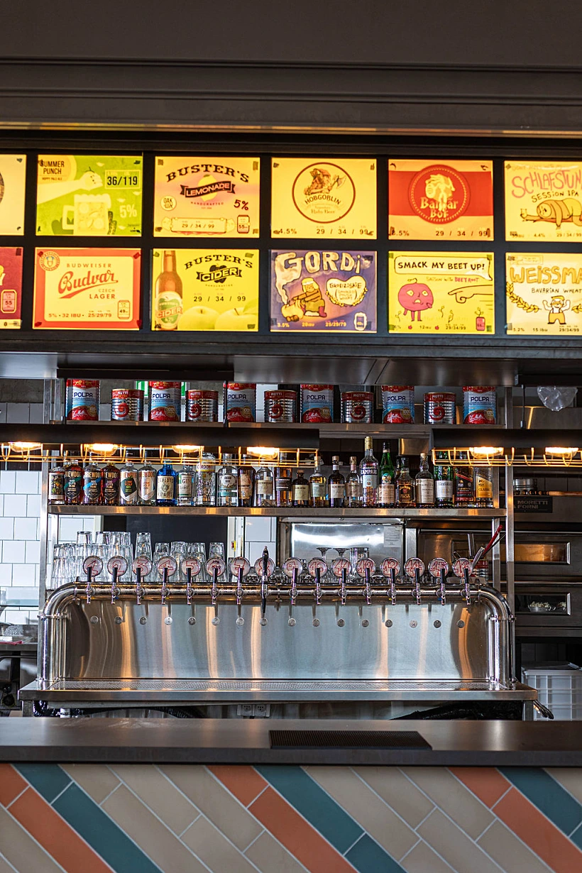 שניט קראפט פיצה ובירה