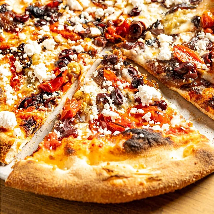 שניט קראפט פיצה ובירה